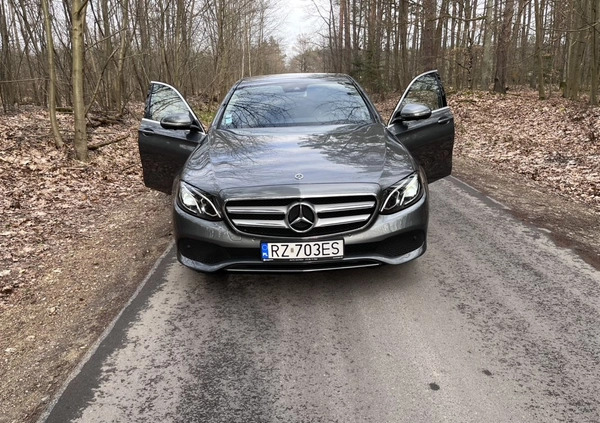 Mercedes-Benz Klasa E cena 82999 przebieg: 363000, rok produkcji 2018 z Rzeszów małe 704
